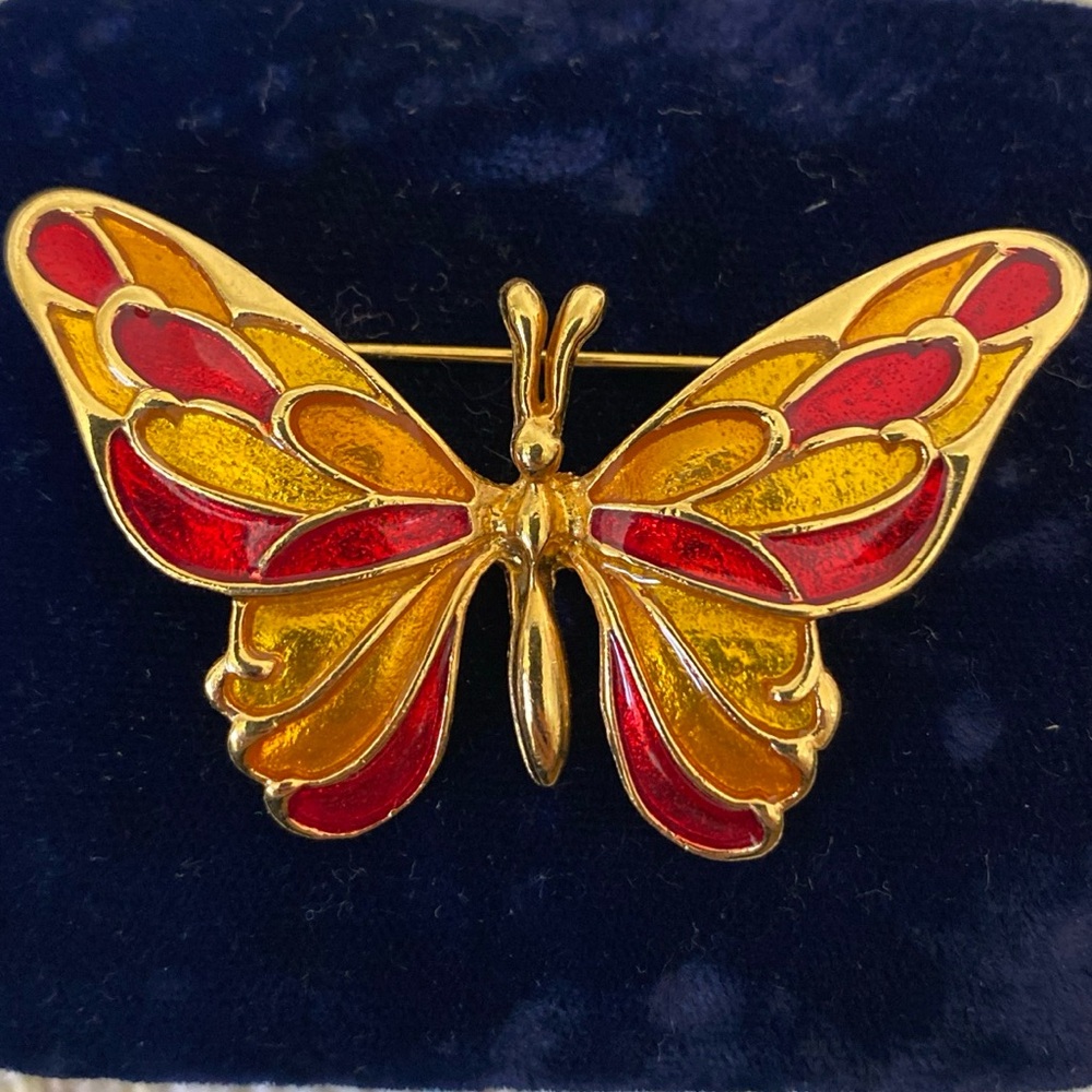 Vintage red and gold enamel gold tone brooch